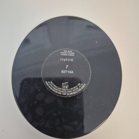 Giorgio Armani Luminous Silk Glow Fusion Powder - Picture 2 of 3